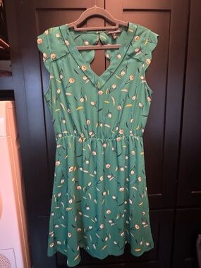 41 Hawthorn Green Floral Cap-Sleeve V-Neck Dress